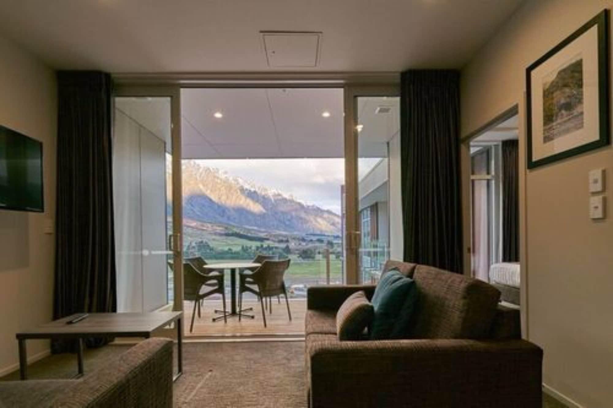 Ramada Suites By Wyndham Queenstown Remarkables Park Esterno foto