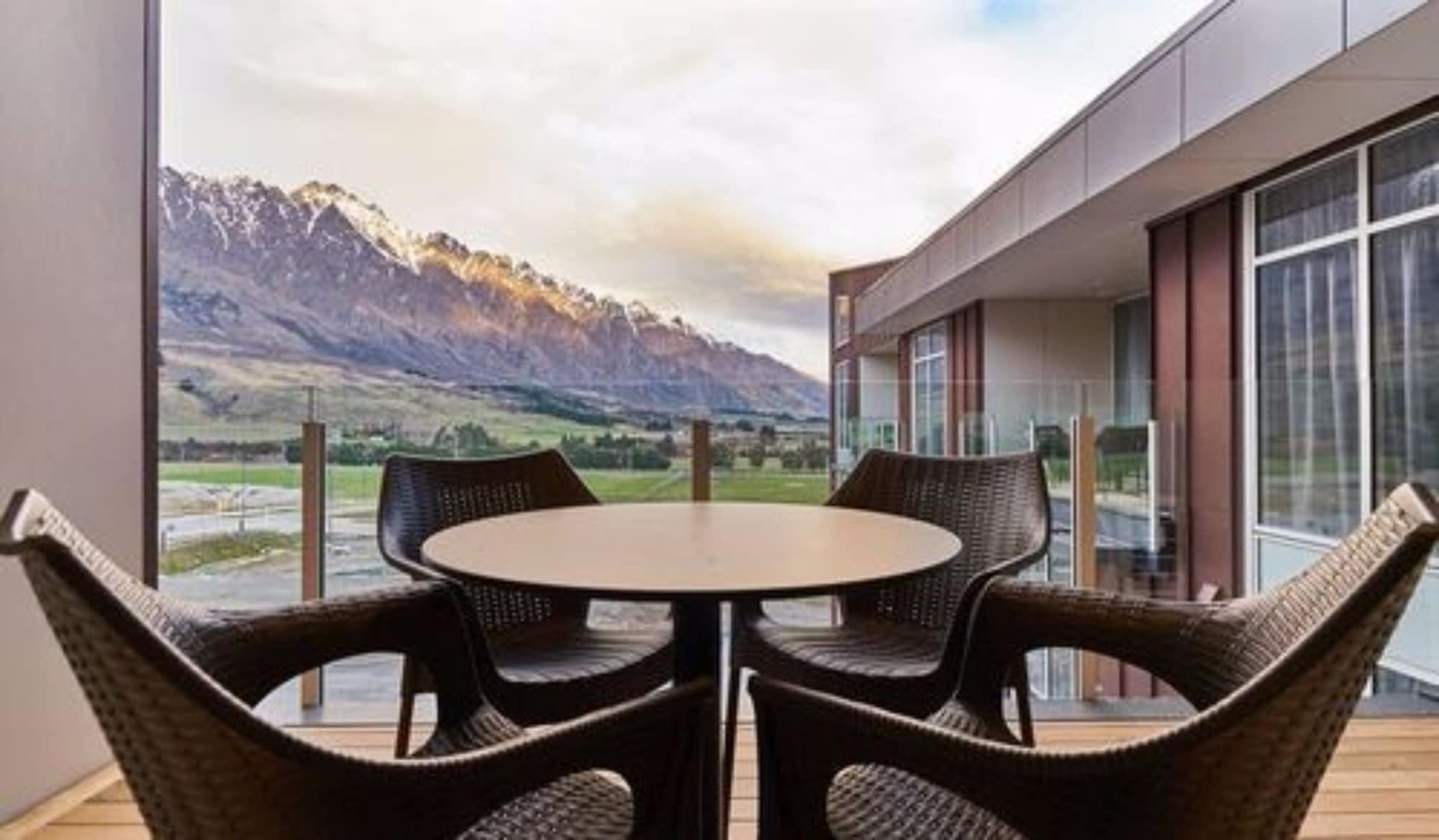 Ramada Suites By Wyndham Queenstown Remarkables Park Esterno foto