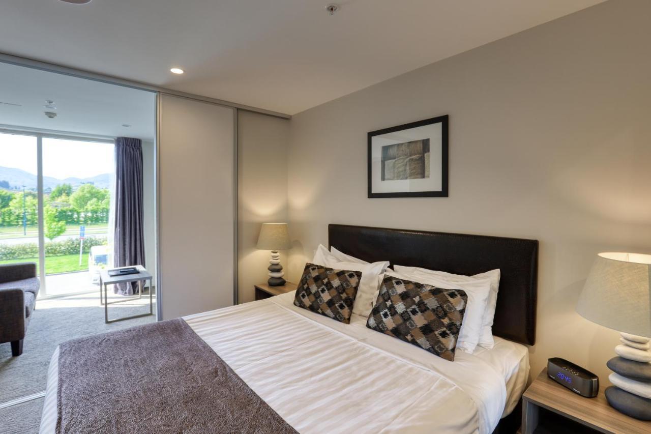 Ramada Suites By Wyndham Queenstown Remarkables Park Esterno foto