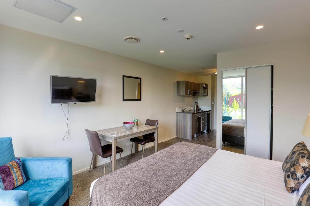 Ramada Suites By Wyndham Queenstown Remarkables Park Esterno foto