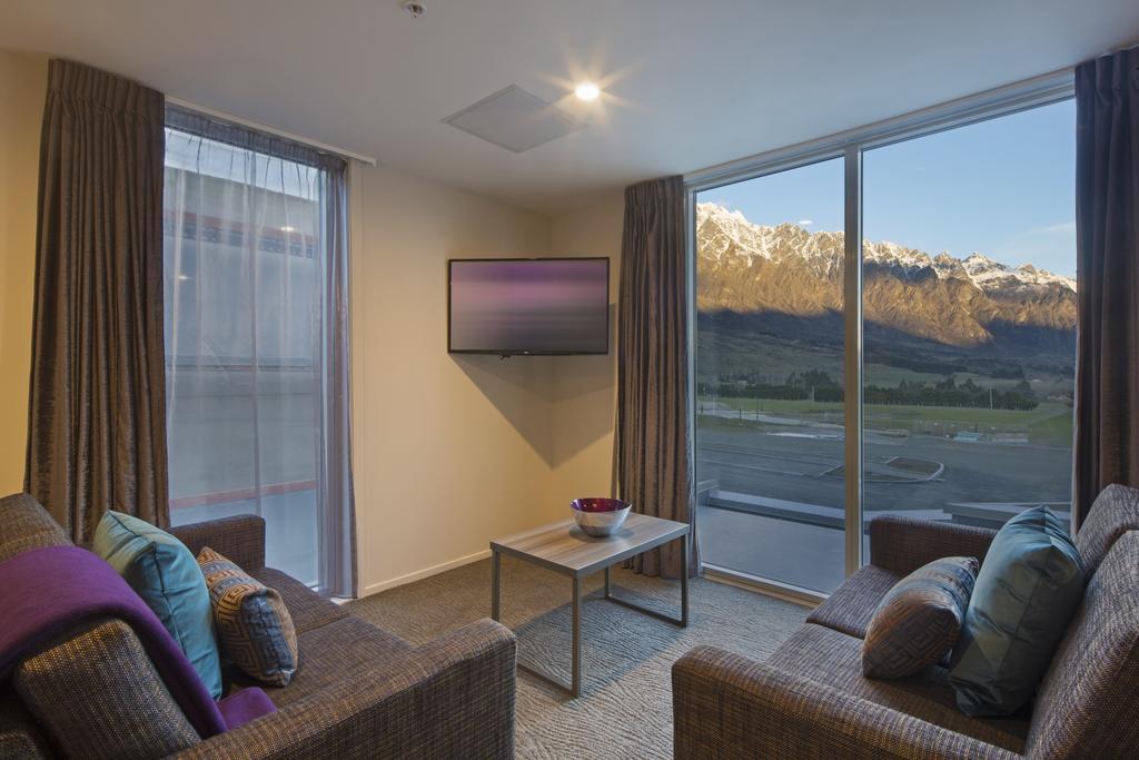 Ramada Suites By Wyndham Queenstown Remarkables Park Esterno foto