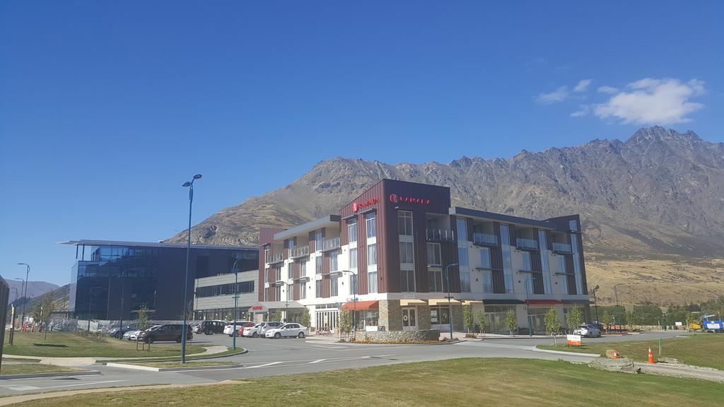Ramada Suites By Wyndham Queenstown Remarkables Park Esterno foto
